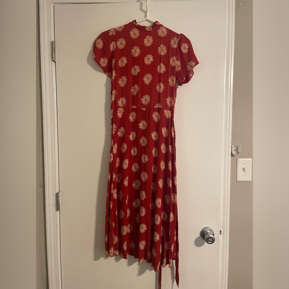 Madewell Ruffle-Edge Midi Wrap Dress in Daisy Daydream - Picture 6 of 9